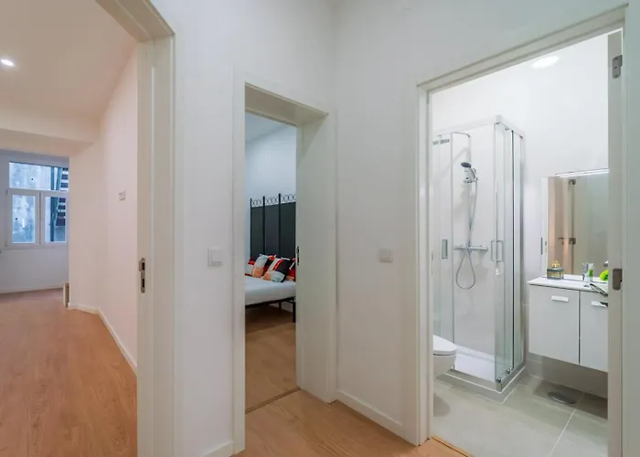 Διαμέρισμα Bright 3br W/ 2 Baths - Near Graca & Tagus | By Airnest *