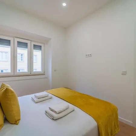 Bright 3br W/ 2 Baths - Near Graca & Tagus | By Airnest