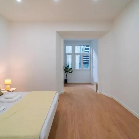 Bright 3br W/ 2 Baths - Near Graca & Tagus | By Airnest Apartamento