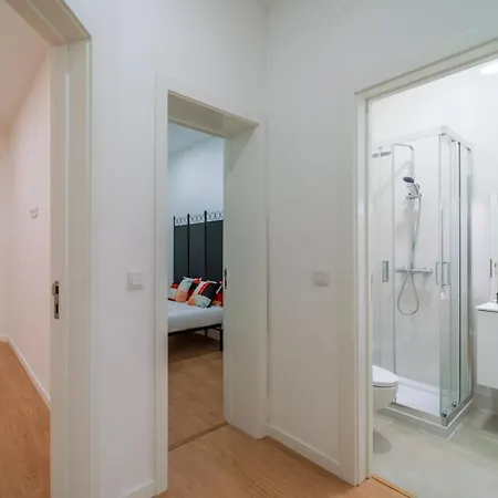 Daire Bright 3br W/ 2 Baths - Near Graca & Tagus | By Airnest *