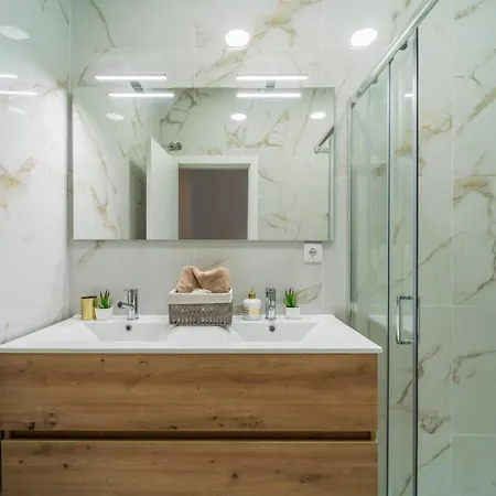 Apartamento Bright 3br W/ 2 Baths - Near Graca & Tagus | By Airnest Lisboa