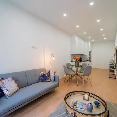Bright 3br W/ 2 Baths - Near Graca & Tagus | By Airnest Daire Lisboa