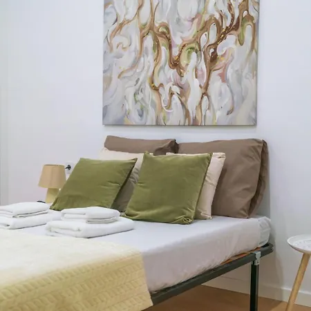 Daire Bright 3br W/ 2 Baths - Near Graca & Tagus | By Airnest *