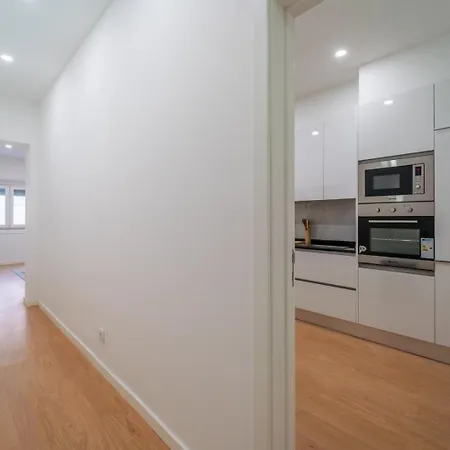 Appartement Bright 3br W/ 2 Baths - Near Graca & Tagus | By Airnest *